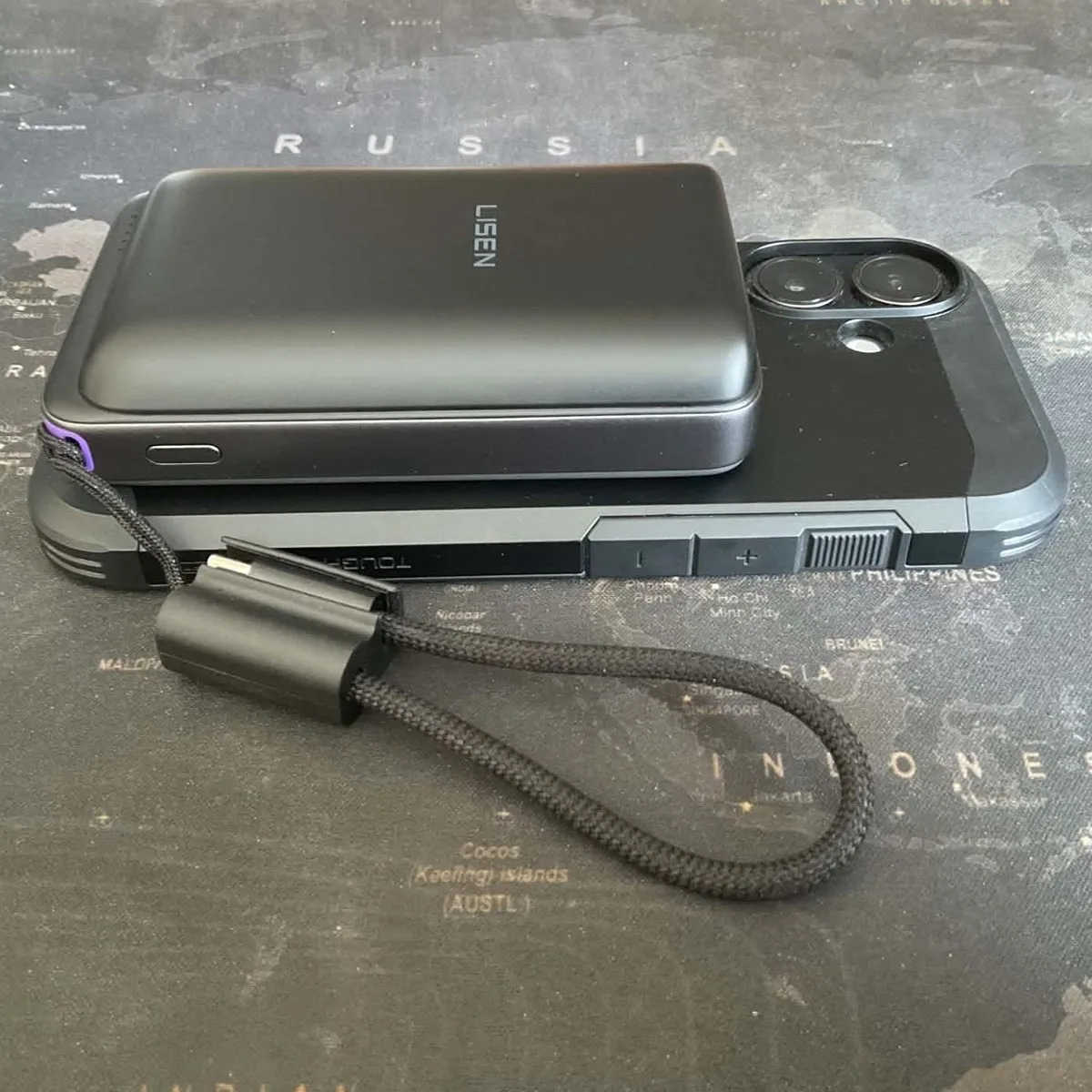 LISEN P604 Qi2.2 25W 10,000mAh magnetic power bank with built-in cable